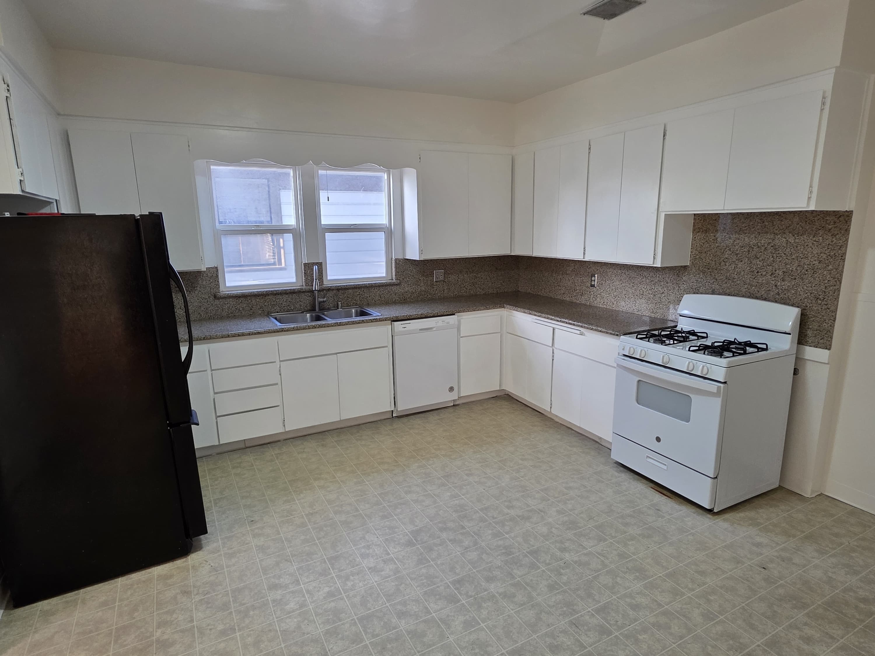 2025 Washington Avenue - ebebc4b63a8f4ff3b1cd1ac01ffb7ea6.jpg