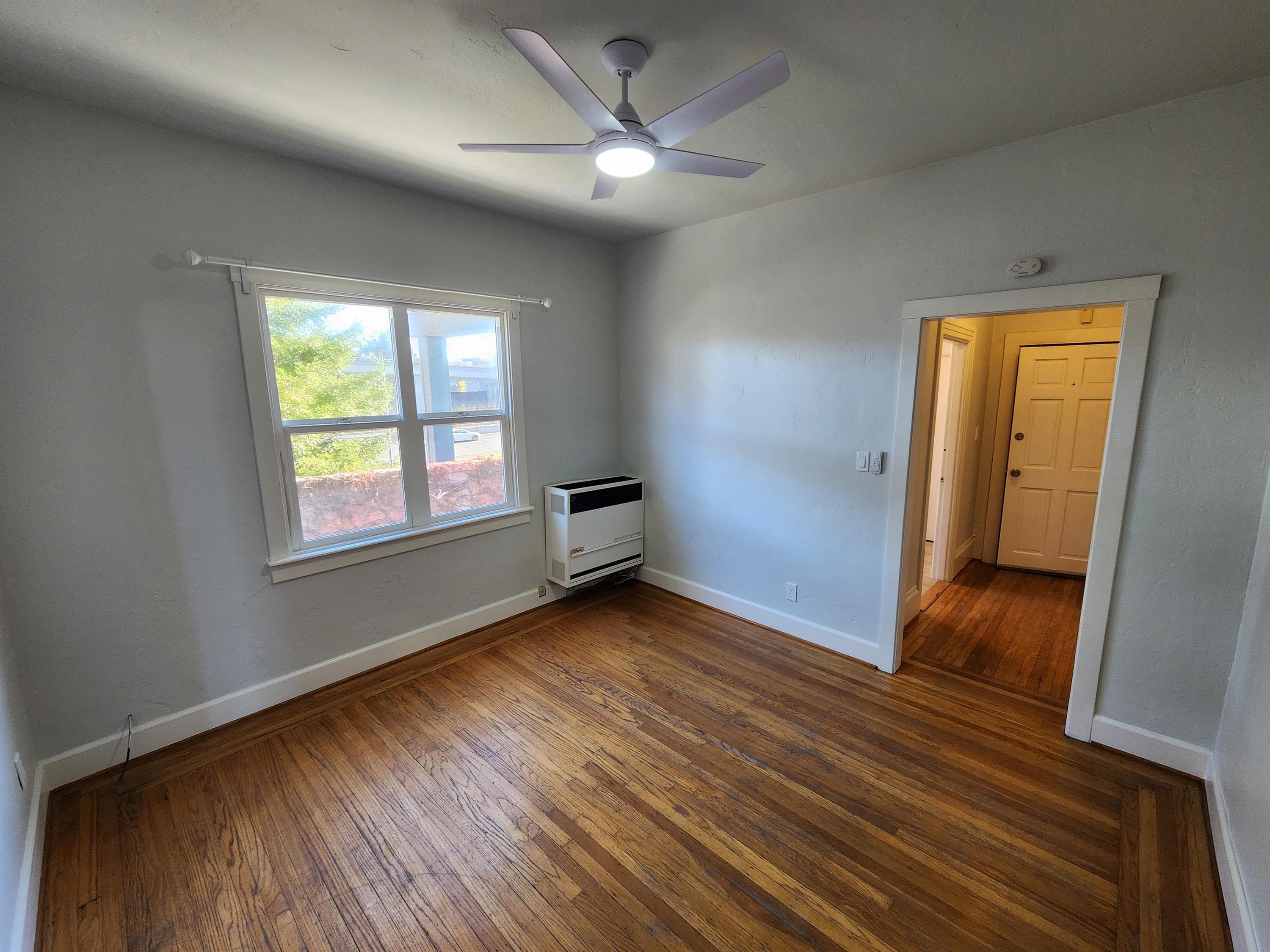 598 32nd Street - 1dd6dc8e18a34665bc8dfb61cdb980ba.jpg
