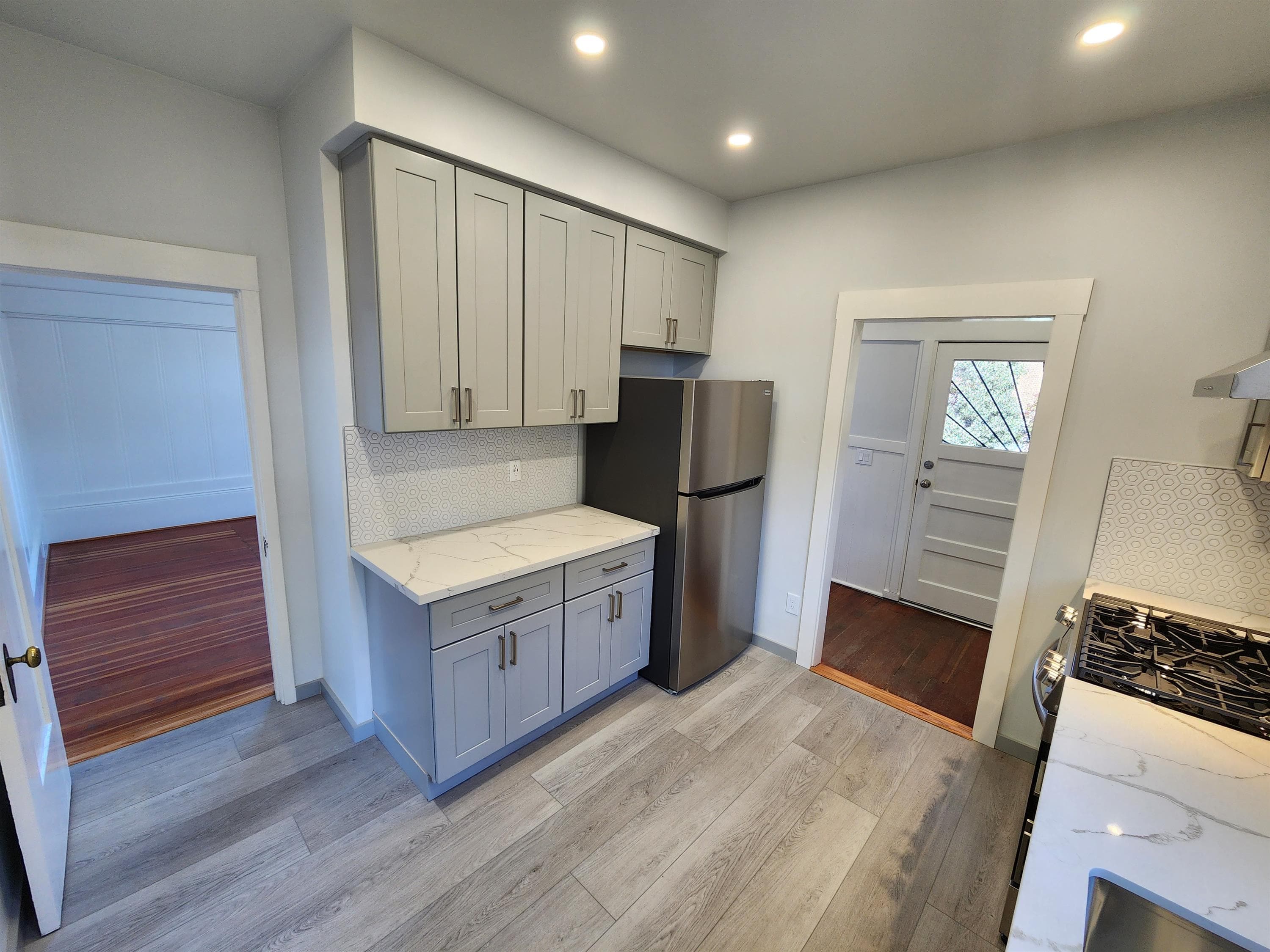 598 32nd Street - a1db7dfd54694b3cae63a6d1b065e5fc.jpg