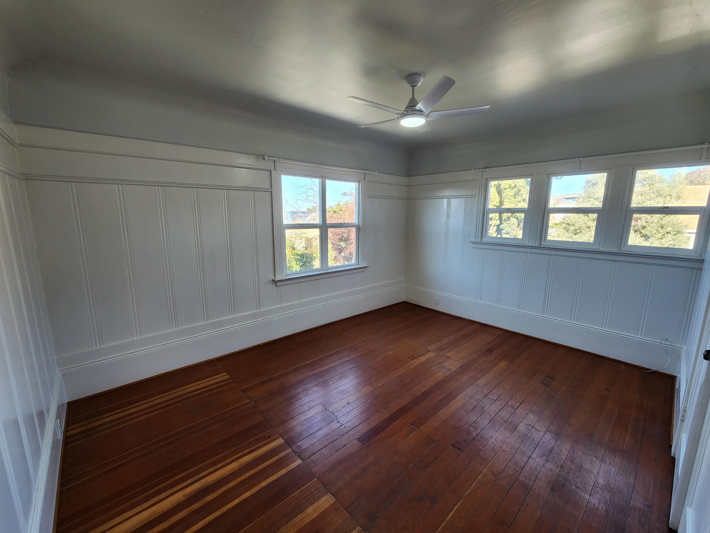 598 32nd Street - 7ed52f7eeddf46d7818e9c751e5bd51d.jpg
