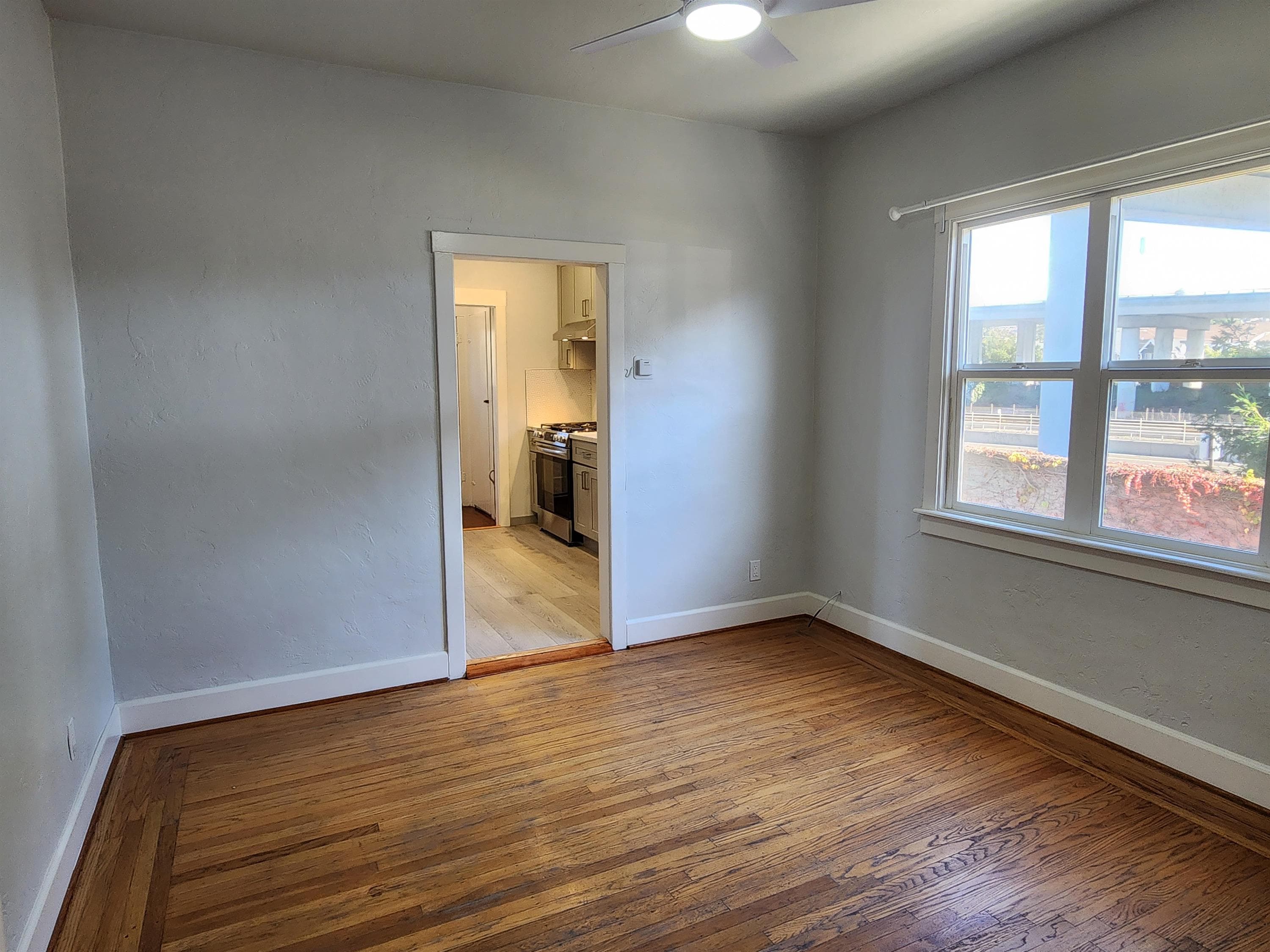 598 32nd Street - b4bf388d88224f299ed8b742acdc7db3.jpg
