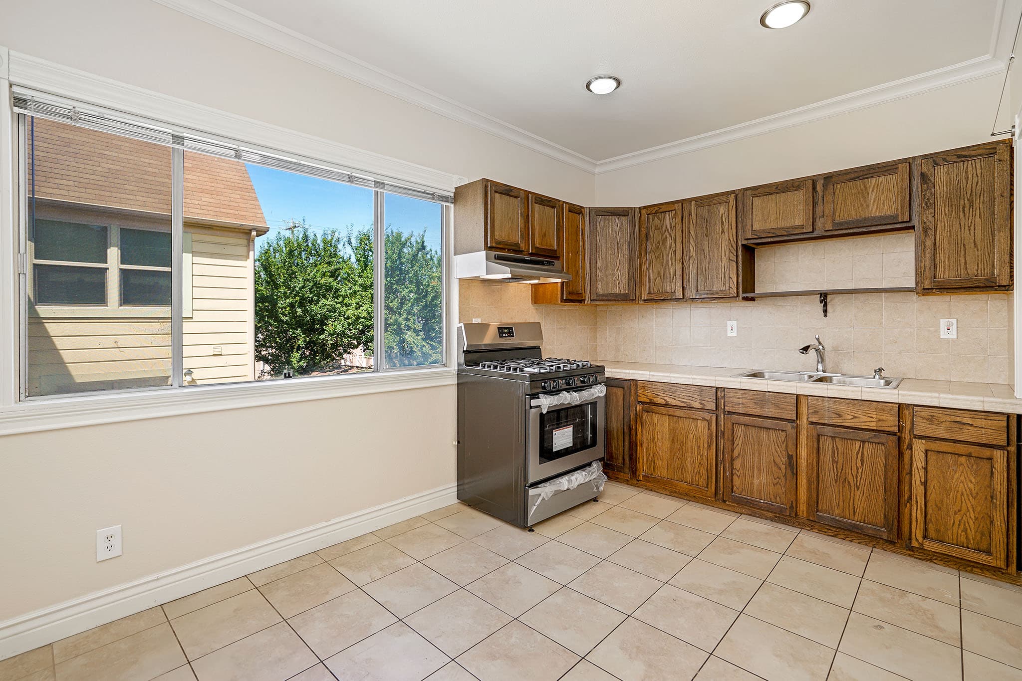 5553 Vallejo Street - 42e14b2ab28d4234b4f117ec203d0a53.jpg