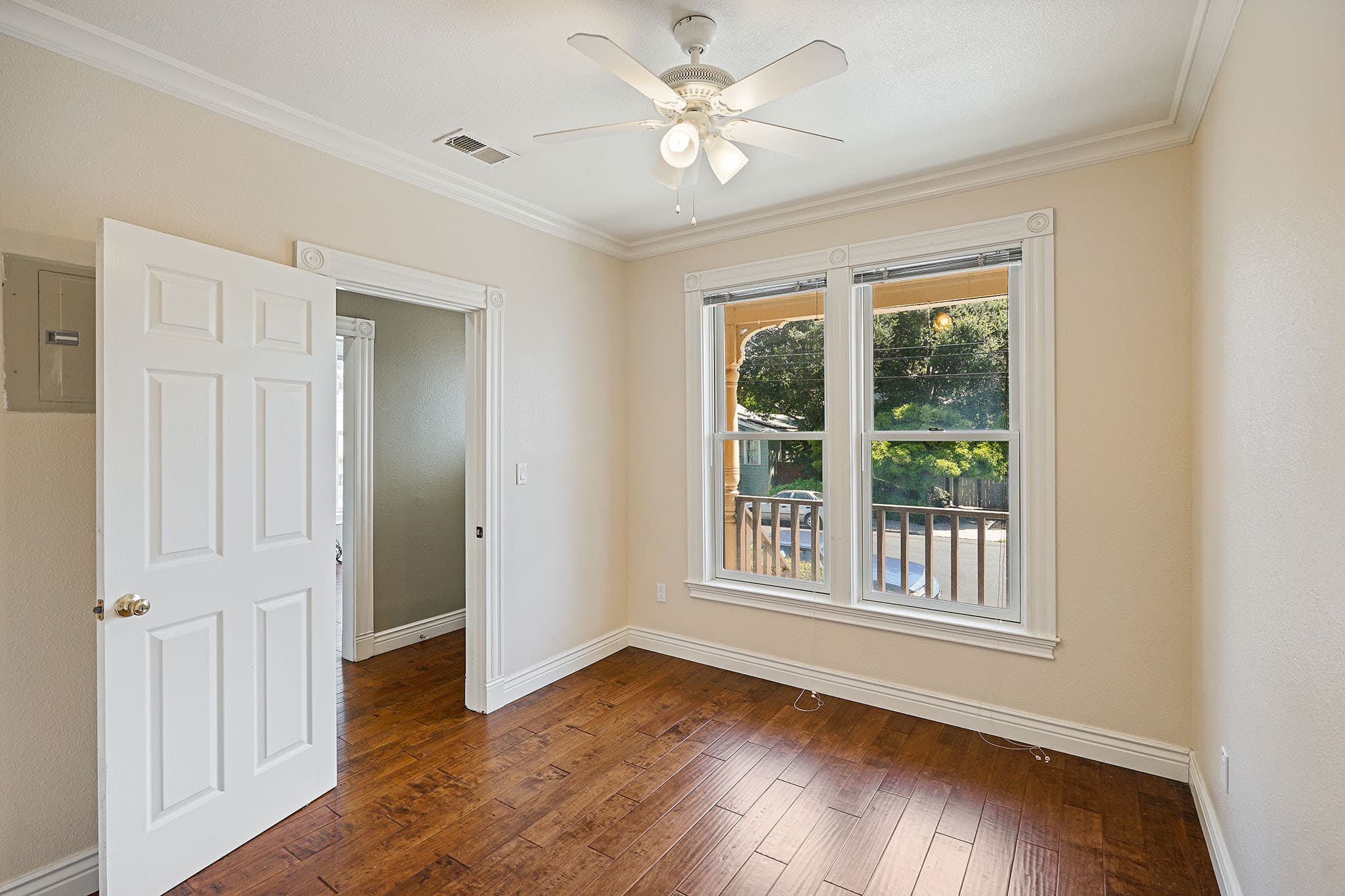 5553 Vallejo Street - f5c31b4a698047cabea54d97004e001c.jpg