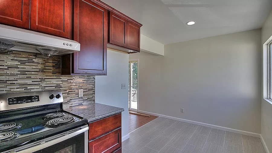 5312 McBryde Avenue - 33d4bed84b0e45a18e55bf477609667b.jpg